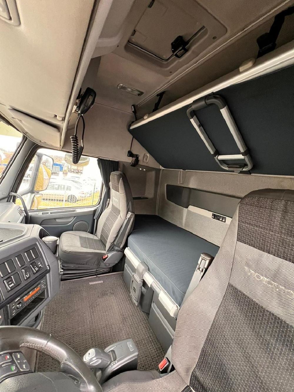 VOLVO FH460 / SCHWARZMULLER 2014