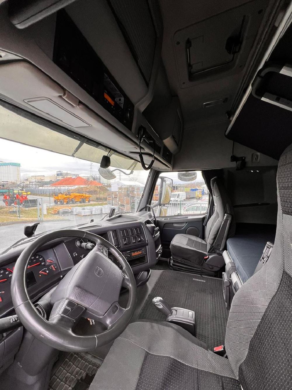 VOLVO FH460 / SCHWARZMULLER 2014